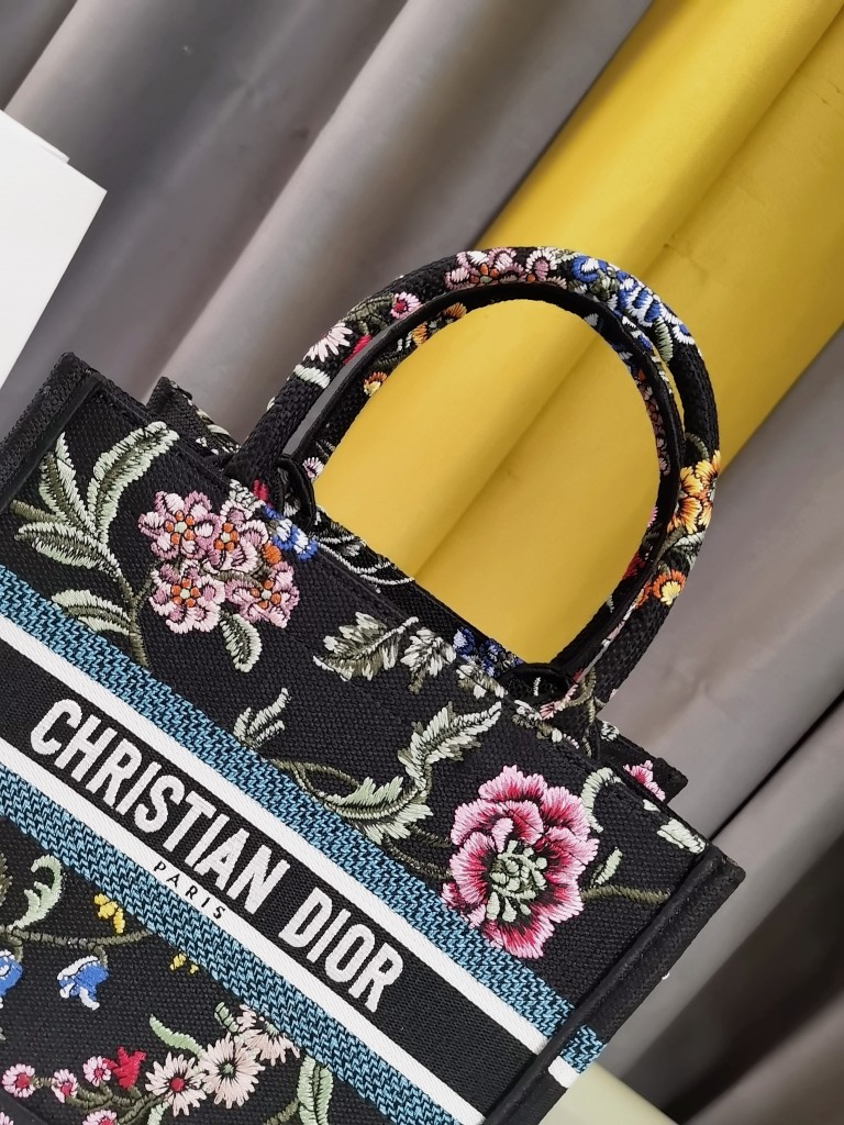 Christian Dior Shopping Bags